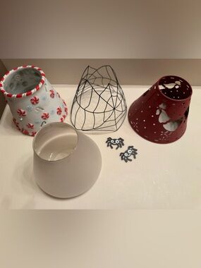 Partylite - 2 jar shades and 2 jar shade covers - MINT!